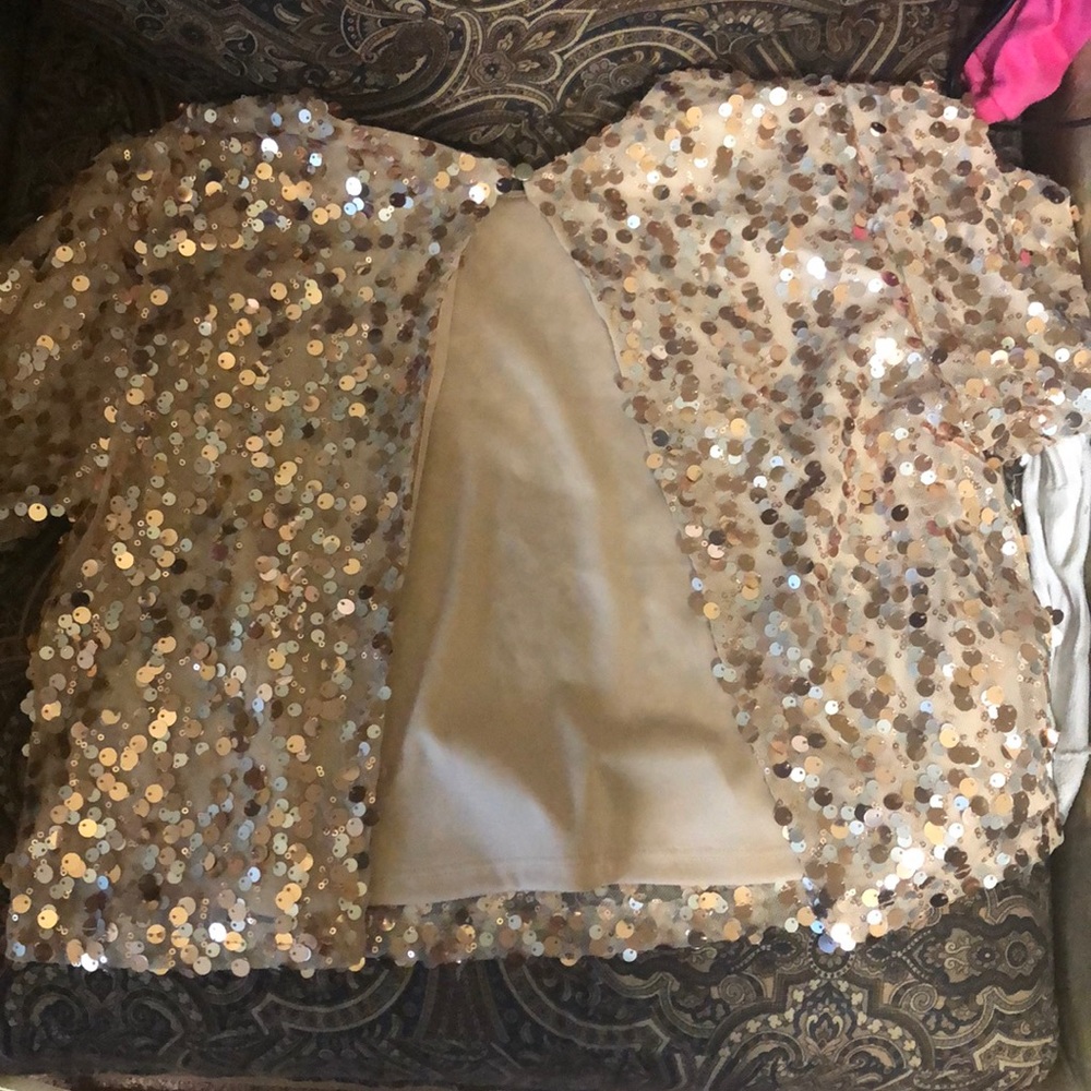 Backless shirt - Picture 2 of 2